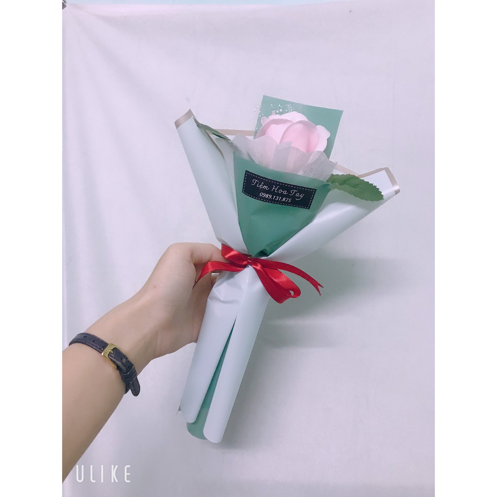 Bó hoa hồng sáp thơm 1 bông mix lá giấy gói màu xanh nhạt làm quà tặng