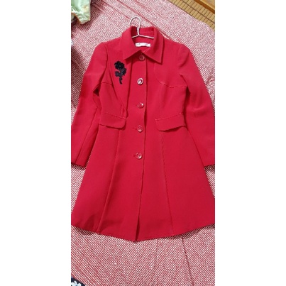 Áo manto đỏ thiết kế