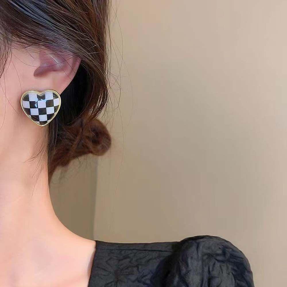 Bông Tai Kim Loại Hình Vuông Họa Tiết Bảng Đen Trắng Phong Cách Vintage Dành Cho Nữ
