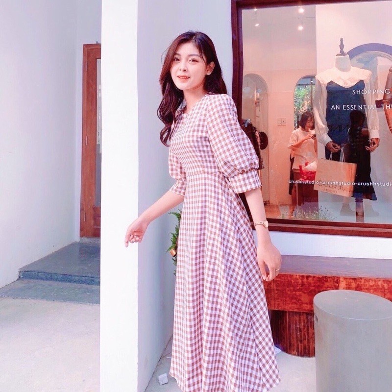 Đầm váy caro hồng tay lỡ tùng xoè