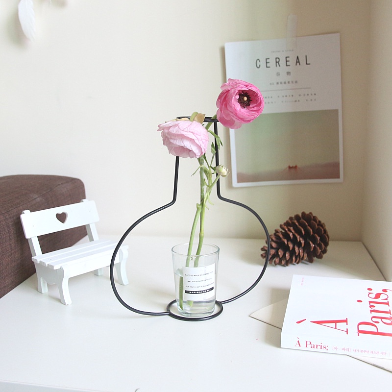 Giá đỡ bình hoa bằng sắt phong cách bắc âu trang trí nhà cửa