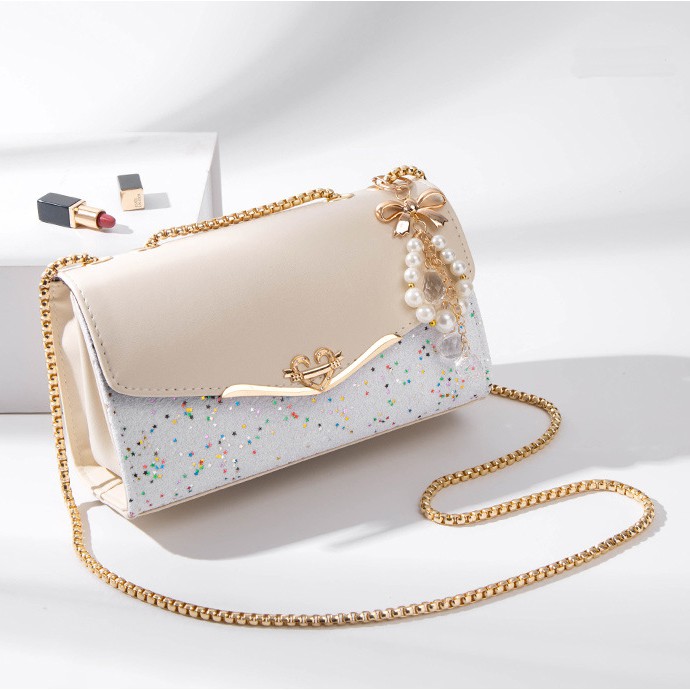 Túi Đeo Chéo T19 Khóa Trái Tim Màu Vàng Kem