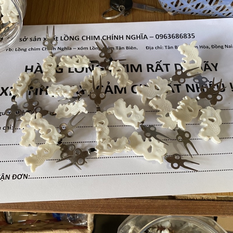Xiên hoa quả Nhựa cho chim giá rẻ, phụ kiện lồng chim đẹp