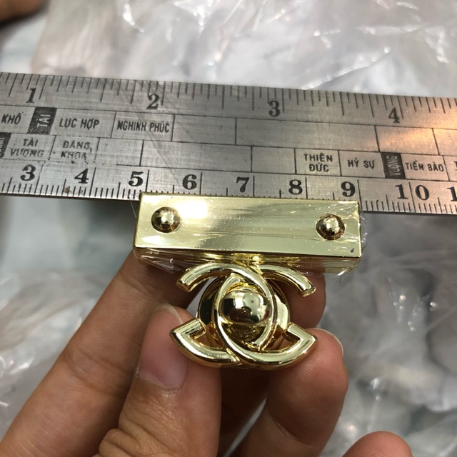 Khoá nẹp chữ X / khóa X gắn túi xách 40k/cái