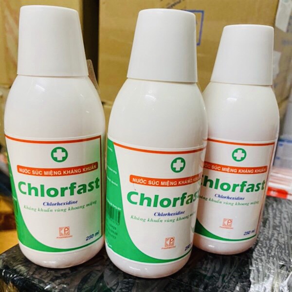 Nước súc miệng kháng khuẩn hiệu Chlorfast 250ml
