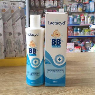 Dung Dịch Dùng Tắm Cho Trẻ Lactacyd BB