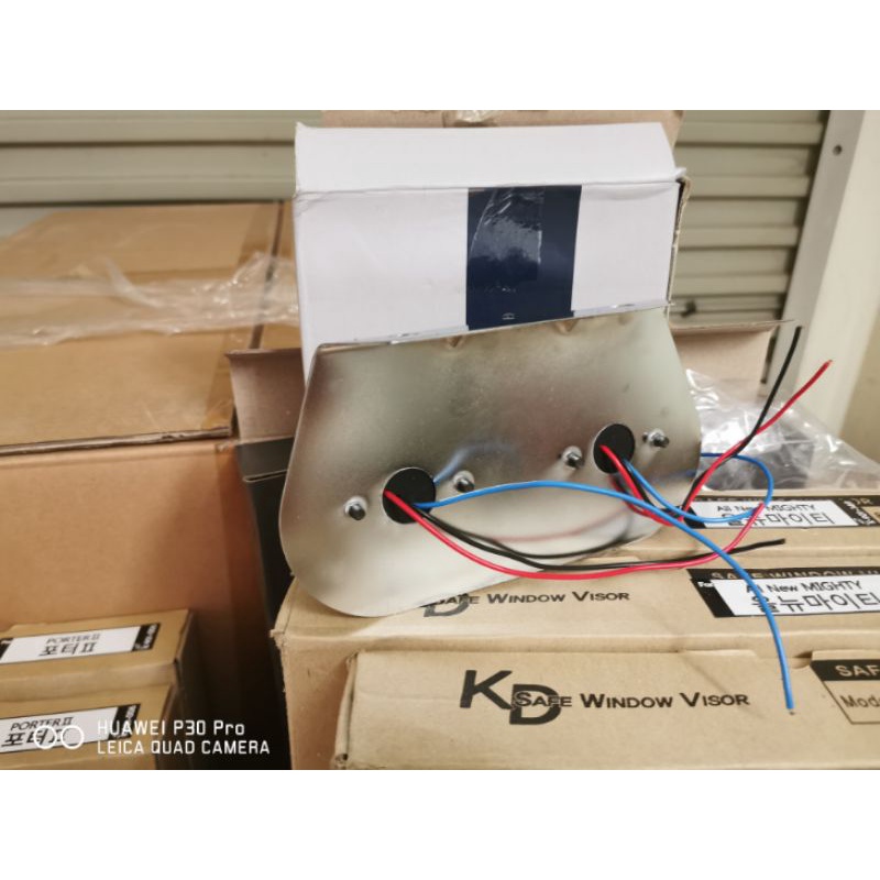 Đèn trang trí 12-24V Thùng xe, nóc cabin, gầm cản trước hoặc cản sau, đèn thái.