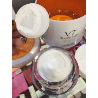 Kem Dưỡng Da mặt V7 Toning Light 50g