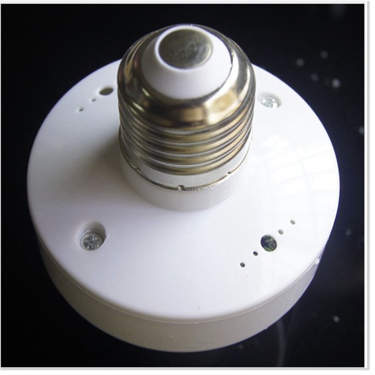 Đuôi đèn  🔖1 ĐỔI 1 🔖 Đuôi đèn E27 điều khiển từ xab thông minh, điều khiển bật tắt bóng đèn từ xa cao cấp 5976