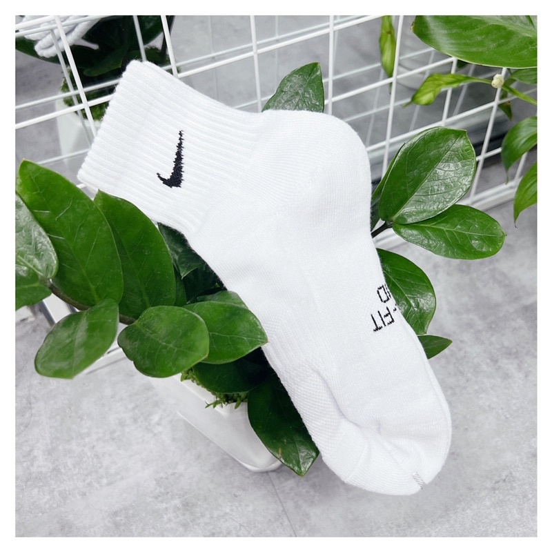 Vớ Nike chính hãng cổ cao co giãn tốt, mền, êm và siêu bền