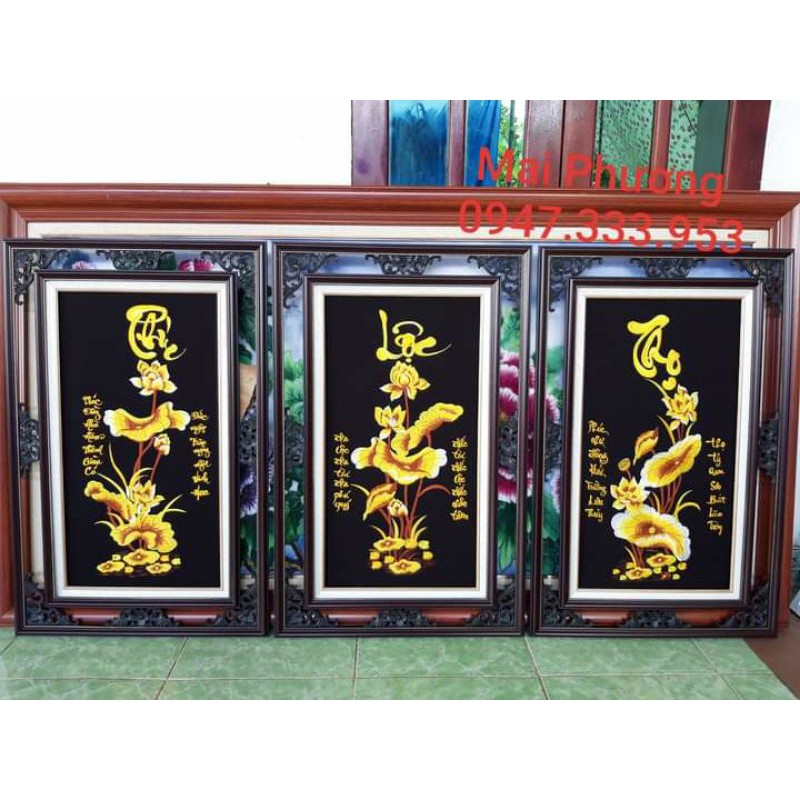 Bộ tranh PHÚC LỘC THỌ SEN VÀNG 1 bộ gồm 3 bức tất cả "ĐÃ THÊU SẴNin về chỉ việc đóng khung.