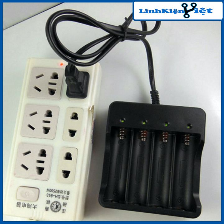 Bộ sạc pin đa năng 18650 4 pin 3.7-4.2V phích cắm tiện lợi có đèn báo