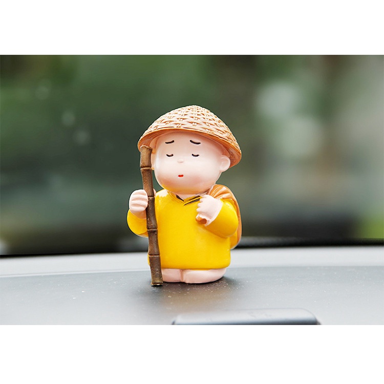 Phụ Kiện Trang Trí Xe Hơi Hình Chú Tiểu Dễ Thương