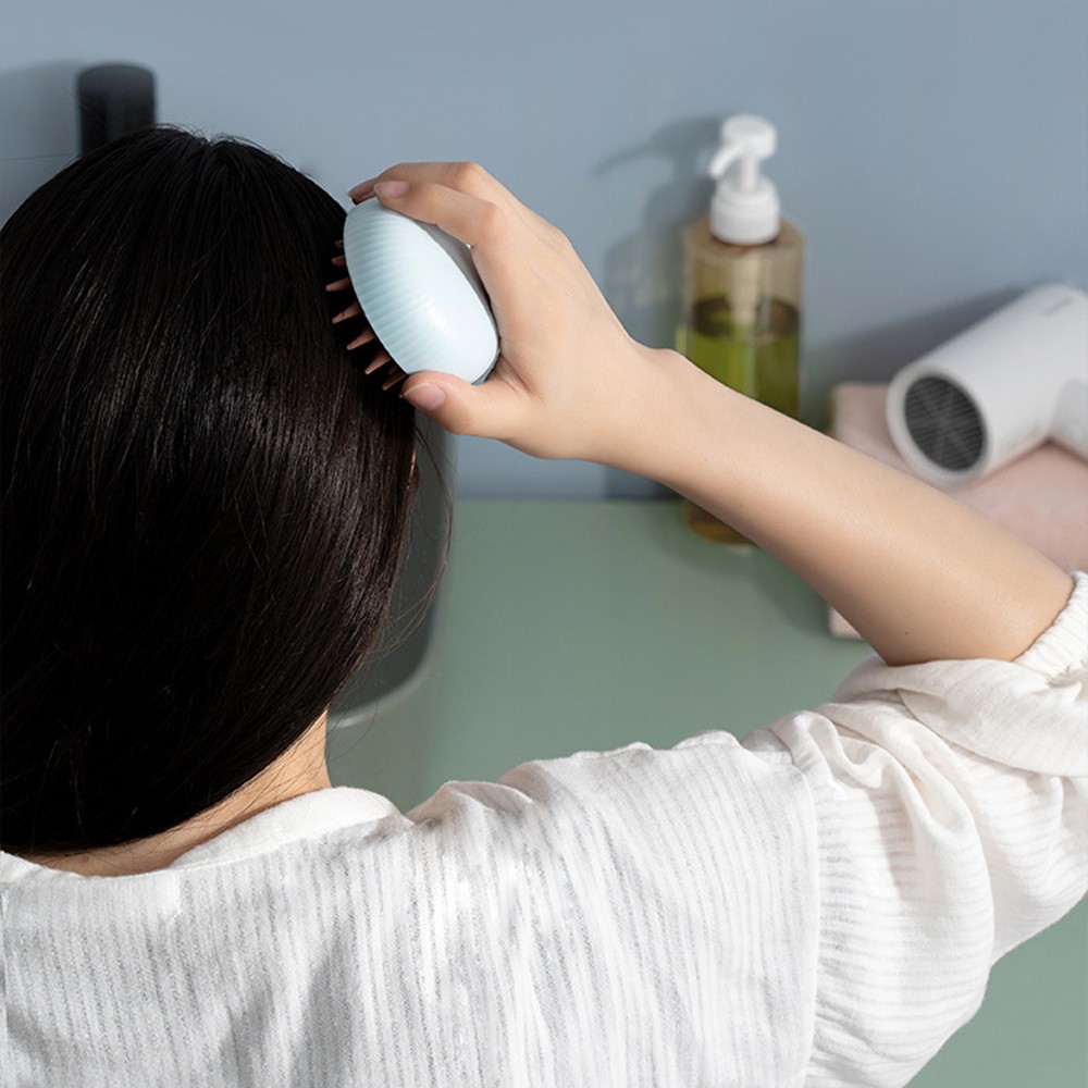 [Hàng mới về] Bàn chải gội đầu bằng silicon mềm massage da đầu tiện dụng
