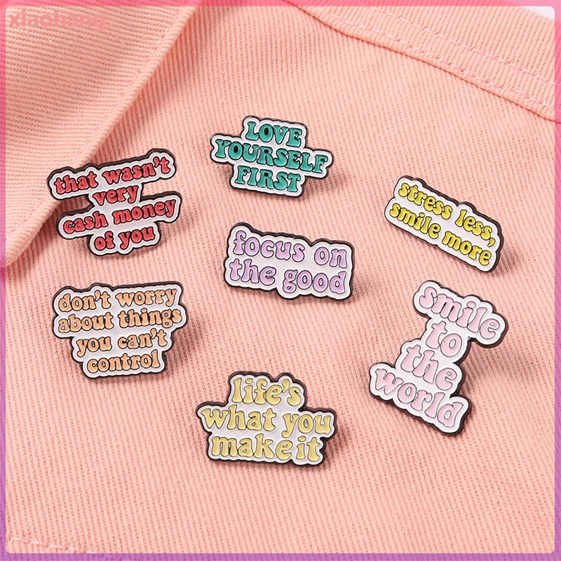 Huy hiệu cài áo hình hình những câu nói tiếng Anh