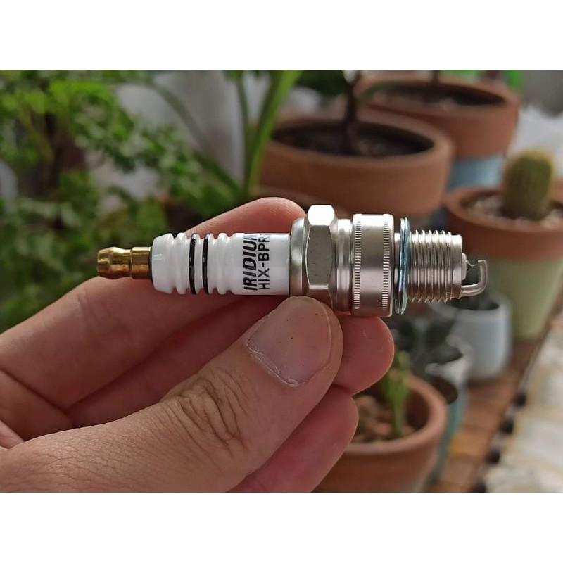 Bugi Iridium HIX-BPR7 (chân ngắn)