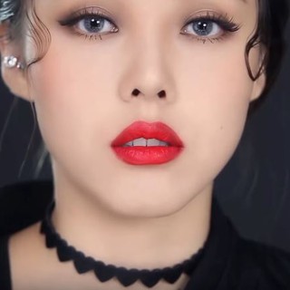 Son lì Shu Uemura