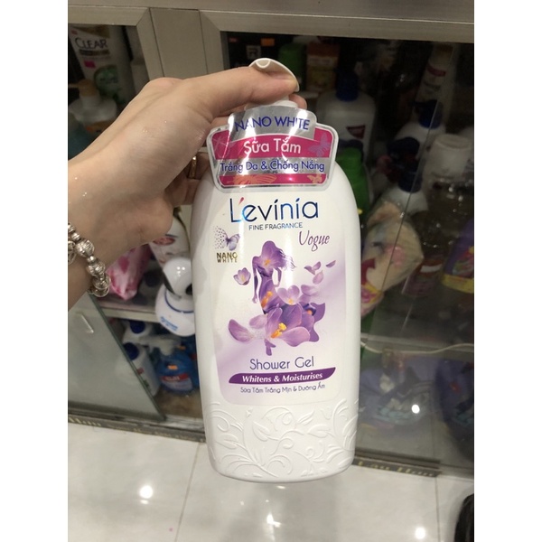 Sữa tắm trắng da L’evinia