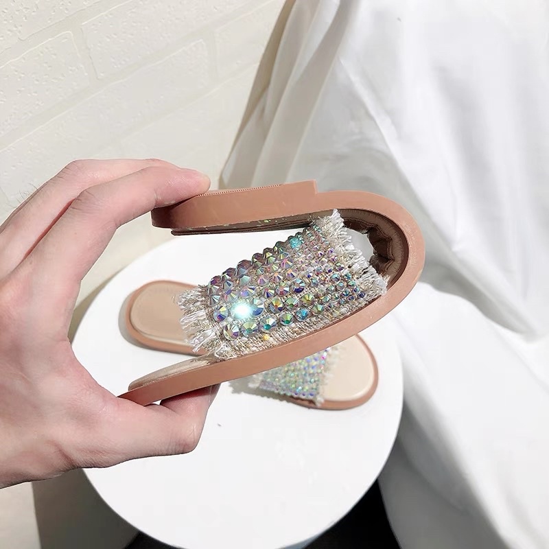 Dép quai ngang bản đá