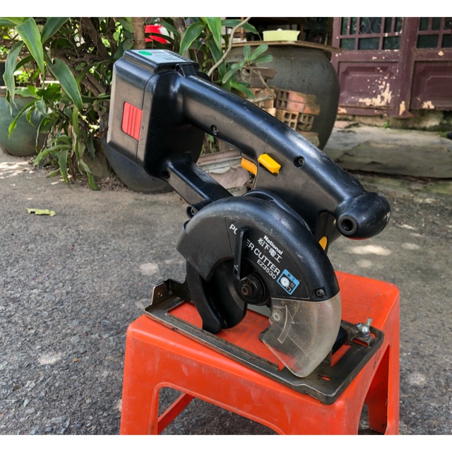 Cưa National EZ3530 15,6v
