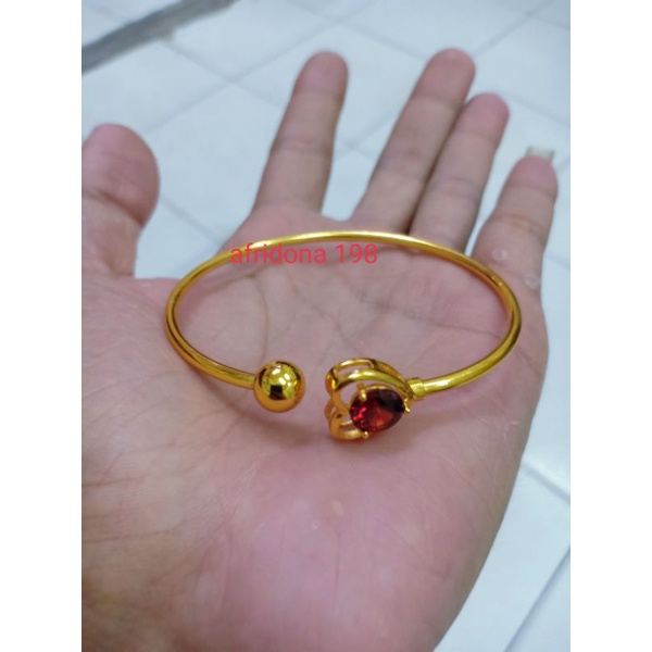 1 Vòng Đeo Tay Bằng Titan Vàng 24k Chống Gỉ Sét Không Phai Màu