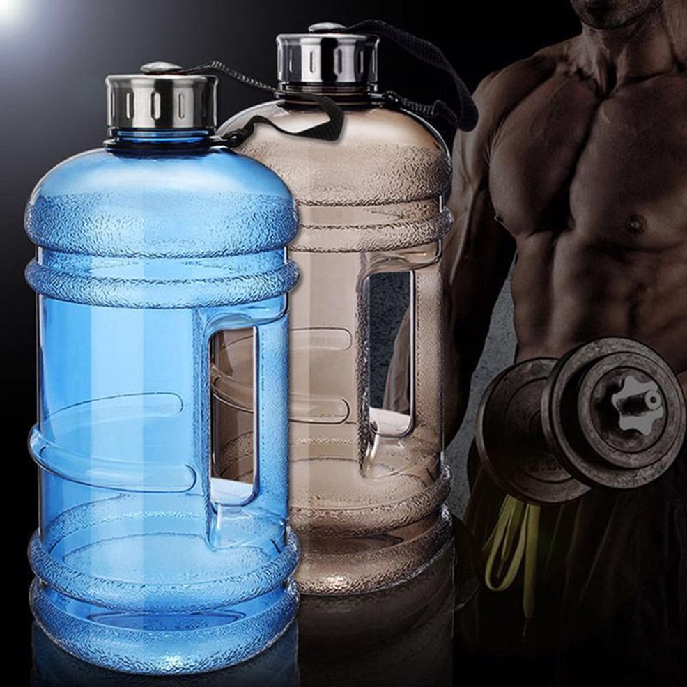 Bình nước dung tích lớn 2.2L phù hợp sử dụng khi chơi thể thao/tập thể dụng/rèn luyện