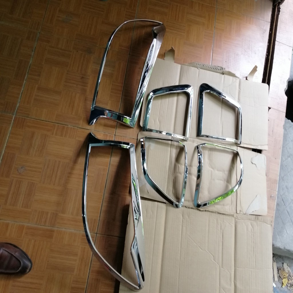 Bộ ốp viền đèn Pha và Hậu mạ crom xe Toyota Fortuner 2009 đến 2011 Bản Liên Doanh