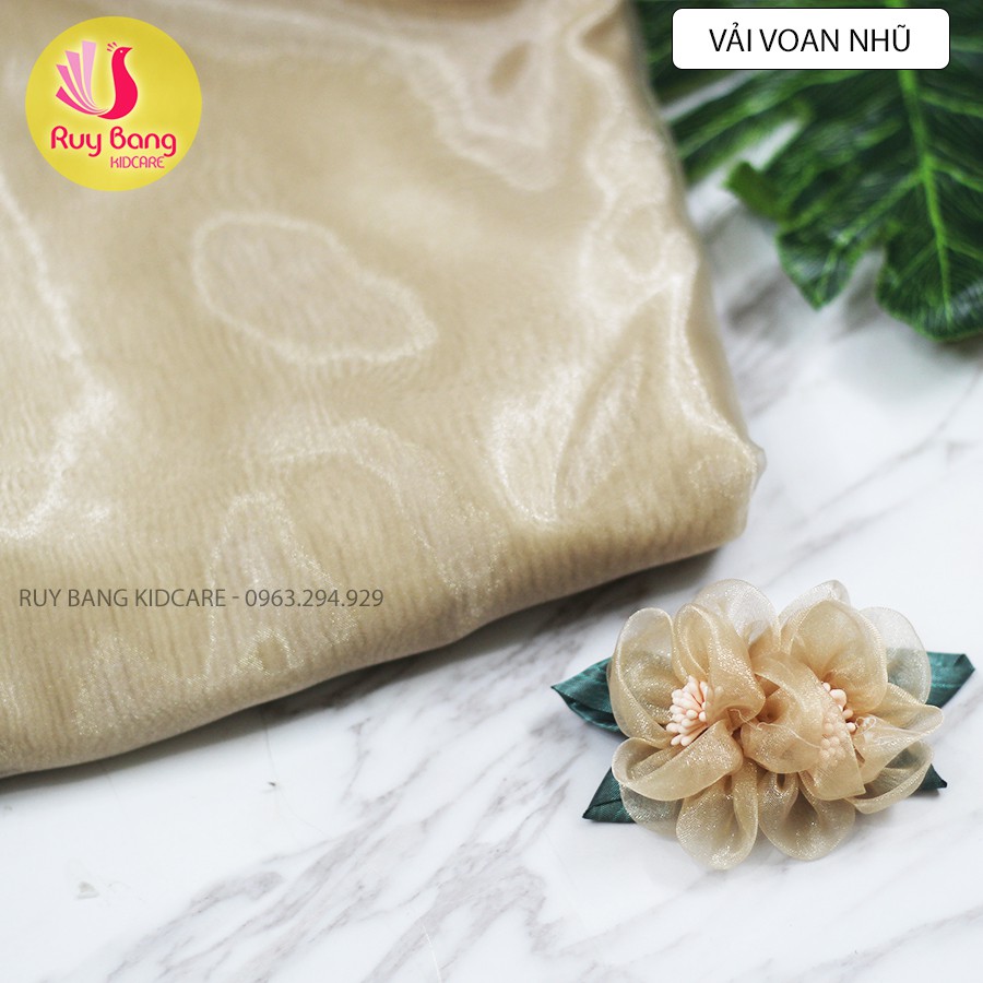 Vải voan ánh nhũ dùng làm hoa cài áo, kẹp tóc nữ