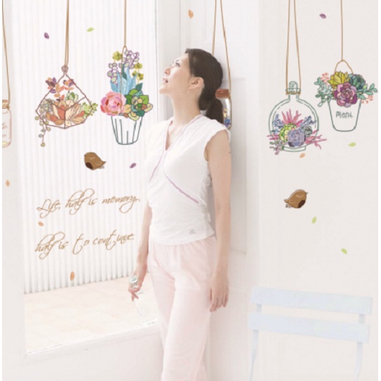 Decal dán tường giỏ hoa treo lãng mãn trang trí phòng ngủ, phòng khách, quán cà phê