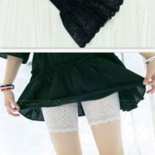 Quần phối ren mặc trong váy
