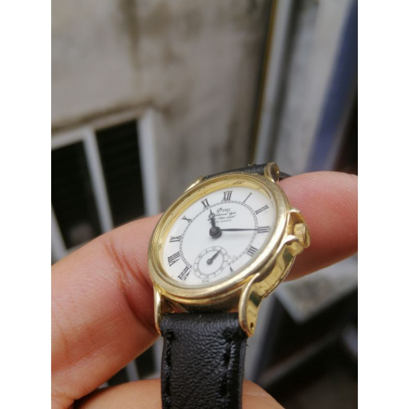 Đồng hồ nữ hiệu PHI của Nhật