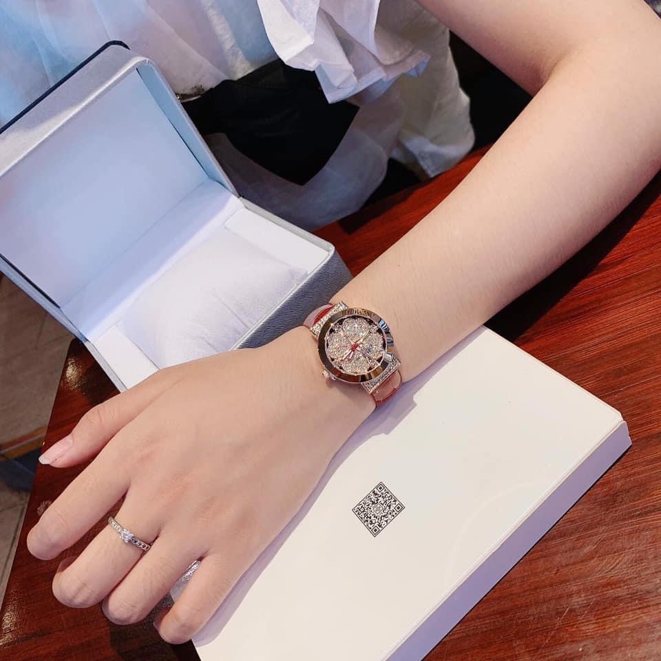 Đồng hồ nữ Melissa 8238 mặt tròn đính đá dây da