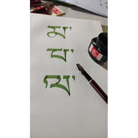 Bút đầu dẹp bơm mực, viết chữ gothic, tạng, phạn...