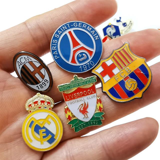 Huy Hiệu Cài Áo Kim Loại Hình Cầu Thủ Bóng Đá Đội Tuyển Chelsea Asenna AC Milanman