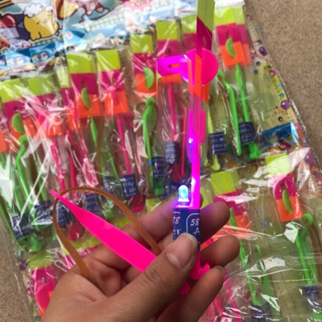 Phi tiêu sáng bắn lên trời chơi hội ( vỉ 20 bộ)