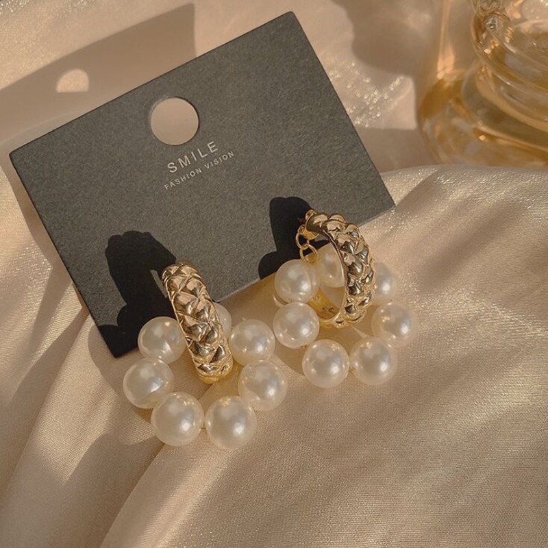 Khuyên tai kim loại hình tròn bản to kiểu Hàn Quốc phong cách cổ điển trẻ trung dành cho nữ