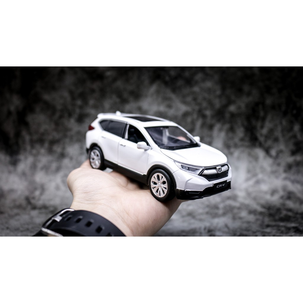 MÔ HÌNH XE HONDA CR-V 2018 WHITE 1:32 CÓ HỘP JACKIEKIM 5150