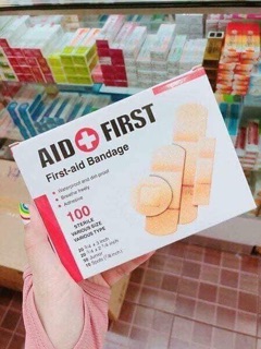 Hộp 100 băng dán y tế cá nhân
