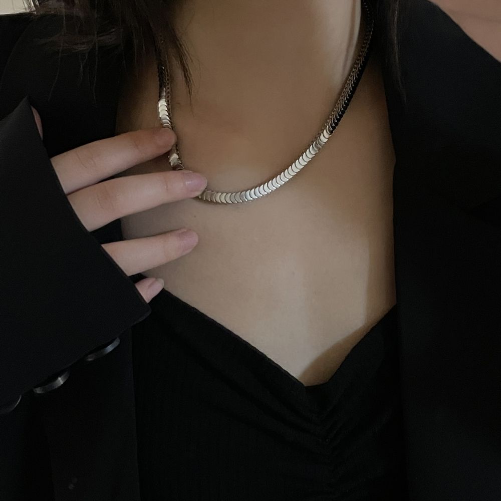 Vòng choker cổ chuỗi vảy rắn bằng kim loại phong cách Hàn Quốc cổ điển đơn giản cho nữ