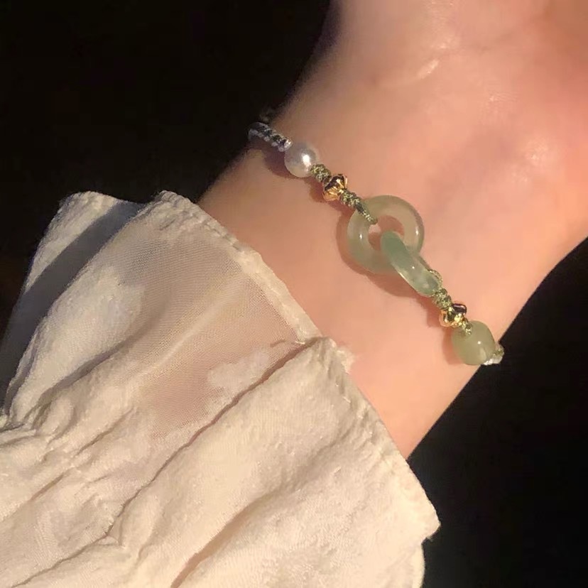 Vòng Tay Bện Thủ Công Bằng Ngọc Bích Giả Khóa An Toàn