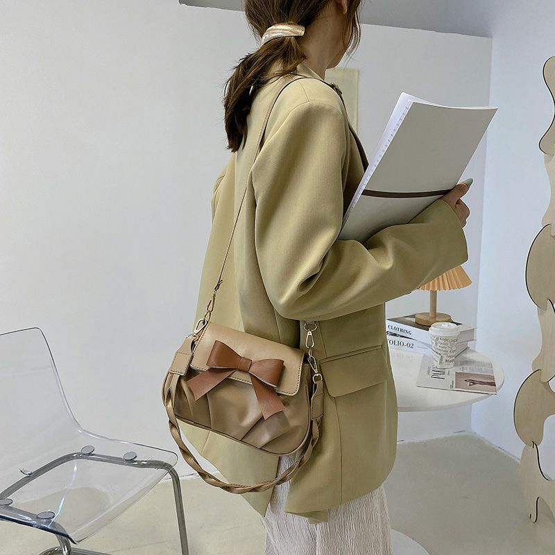 Túi Xách Đeo Vai Hình Đám Mây Thắt Nơ Chất Liệu Cao Cấp Mềm Mại Thời Trang Cho Nữ