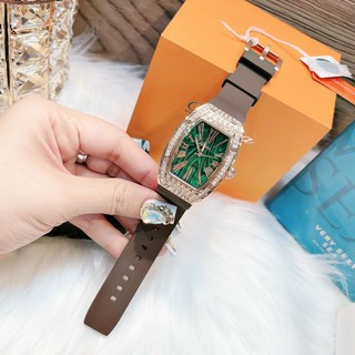 Đồng hồ nữ Davena .
