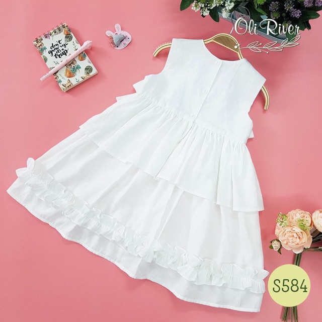 Đầm thêu hoa Oli River