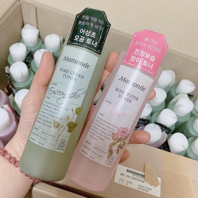 Nước hoa hồng cấp ẩm, kiềm dầu,se khít lỗ chân lông Mamonde Toner 250ml