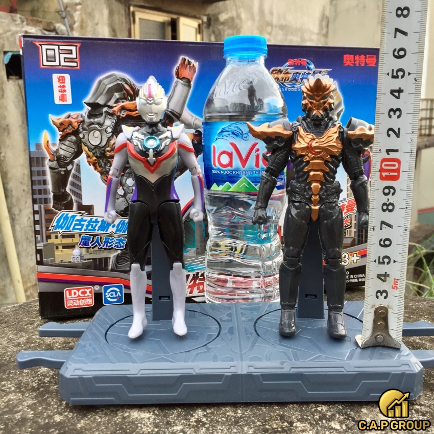Bộ đồ chơi đấu trường Ultraman Arena Orb đánh nhau - II10