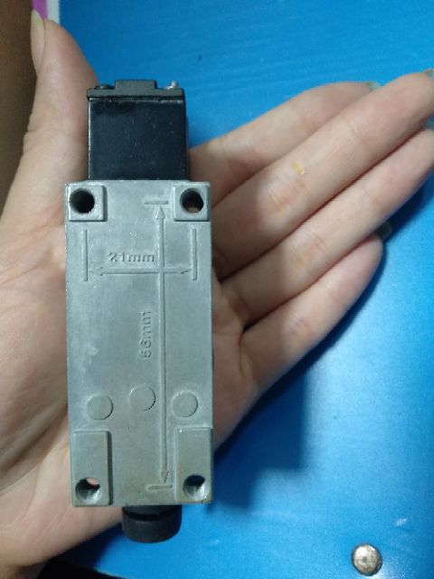 Công tắc hành trình OMAOREN TZ-8104 loại tốt