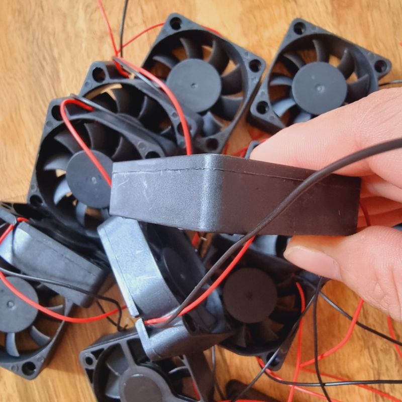 Quạt tản nhiệt 3v-5v 5cm X 5cm X 1.5cm