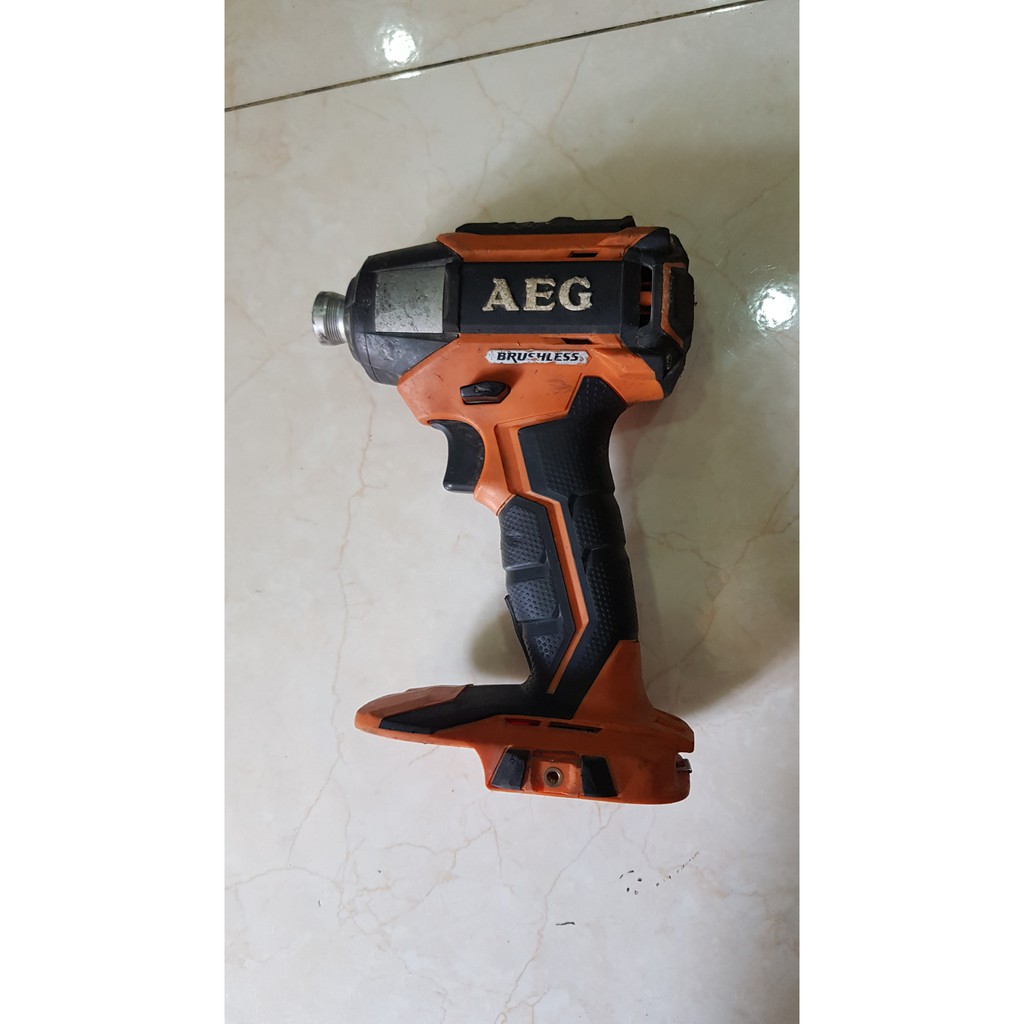 Máy bắn vít AEG BSS 18C (không than)