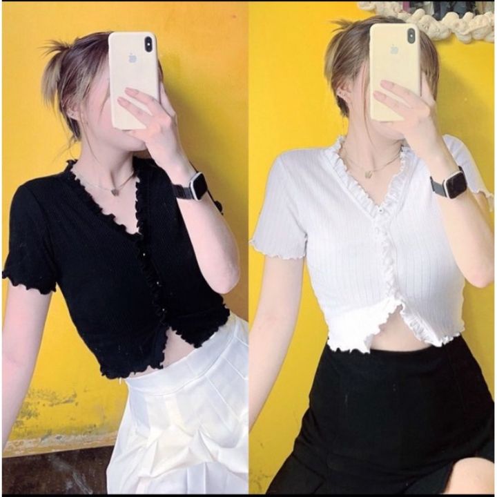Áo croptop viền bèo cúc