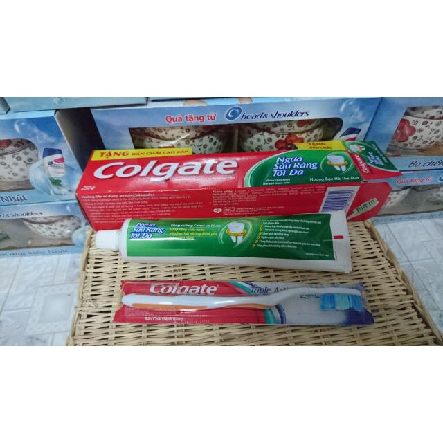 Kem đánh răng Colgate ngừa sâu răng tối đa 225g tặng bàn chải cao cấp | BigBuy360 - bigbuy360.vn